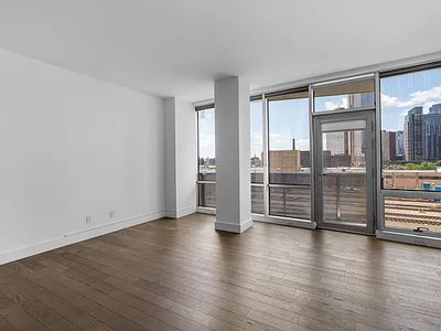 519 Borden Ave #3F, Long Island City, NY, 11101