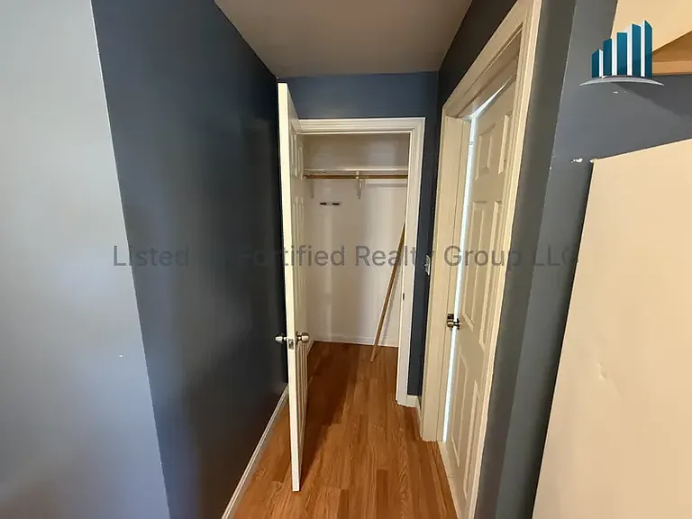 550 Maple St #3F — Photo 6