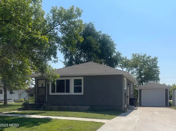404 W 5th Ave, Milbank, SD 57252