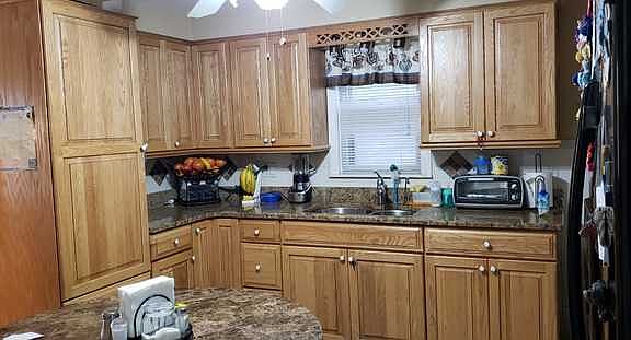 4th image of 506 Palace St