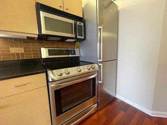 3rd image of 140 S Van Ness Ave Unit 805