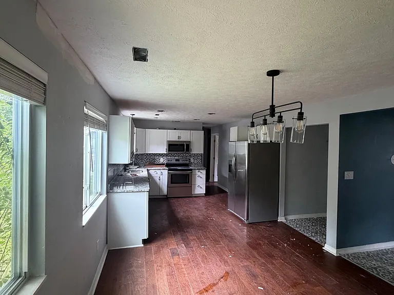 6426 Hickory Fork Rd — Photo 3