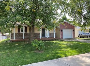 1034 Stratford Dr, Charleston, IL