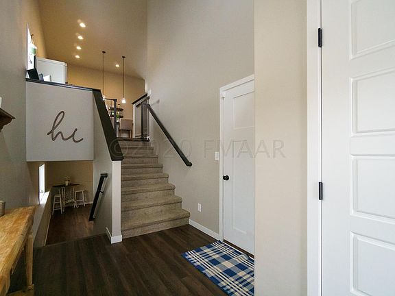 5th image of 956 Eaglewood Ave W