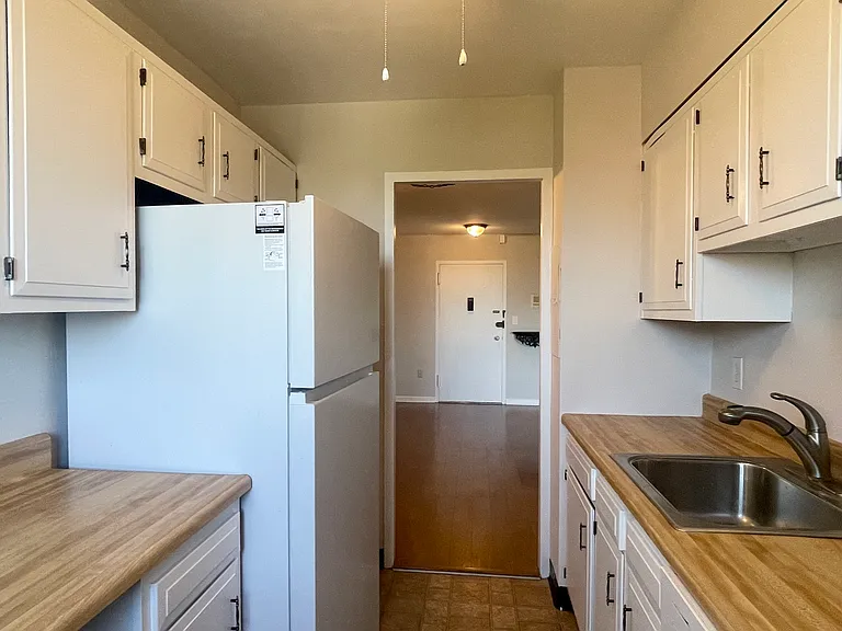 90 Prospect Ave #8E — Photo 9