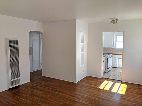 5th image of 2747 C St