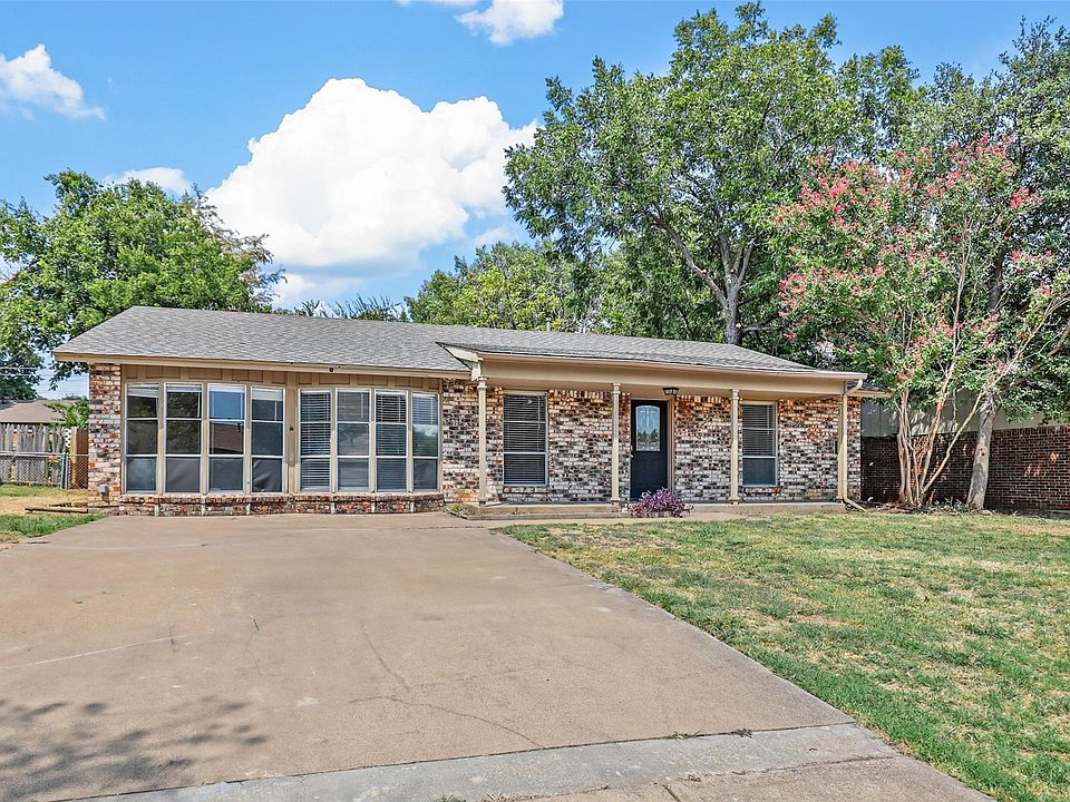 1st image of 7913 Limerick Ln