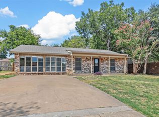 7913 Limerick Ln, North Richland Hills, TX 76180