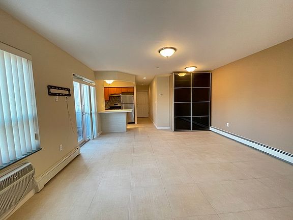 5th image of 21-70 31st St #3R