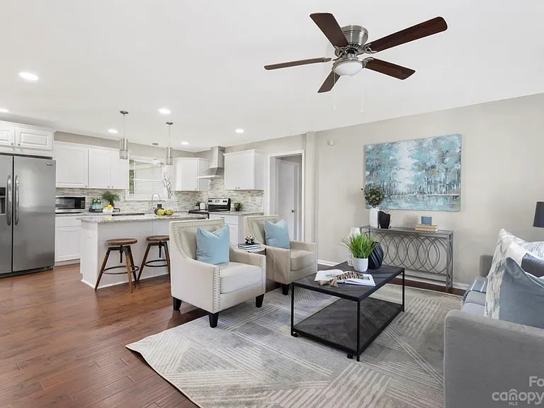 3339 Sargeant Dr — Photo 3
