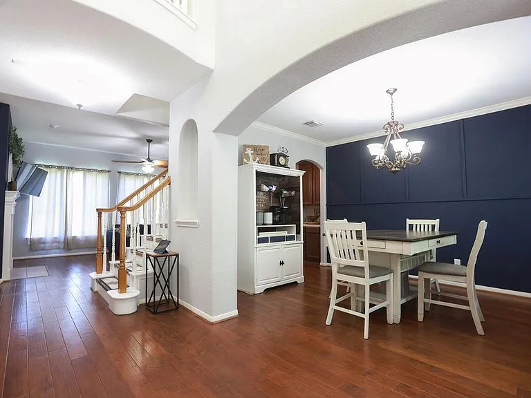7822 Ravens Point Dr — Photo 2