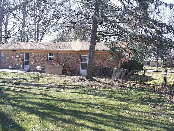 4th image of 2415 N Eustis Dr