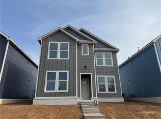 2652 Hughmount Rd, Fayetteville, AR 72704