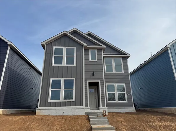 2652 Hughmount Rd, Fayetteville, AR 72704