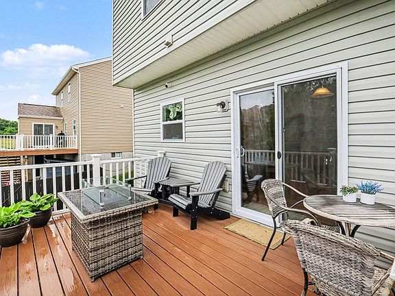 4th image of 576 McGuire Ln