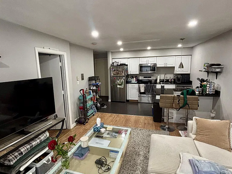 10 Roberts St #32 — Photo 15
