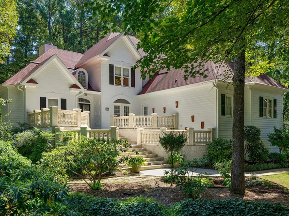 109 Charlemagne Ct, Cary, NC 27511