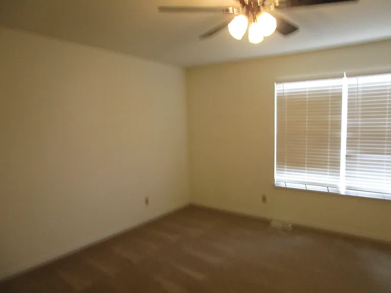 2406 Calder Ct — Photo 24