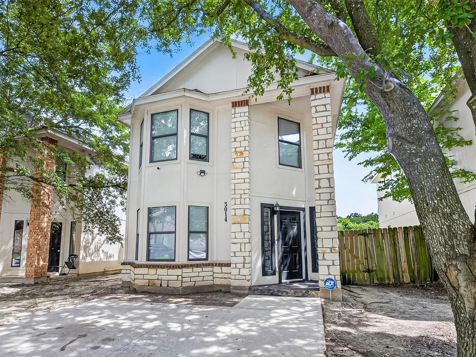 4 bed, 2.0 bath, 1590 sqft, $1,800 — Photo 2