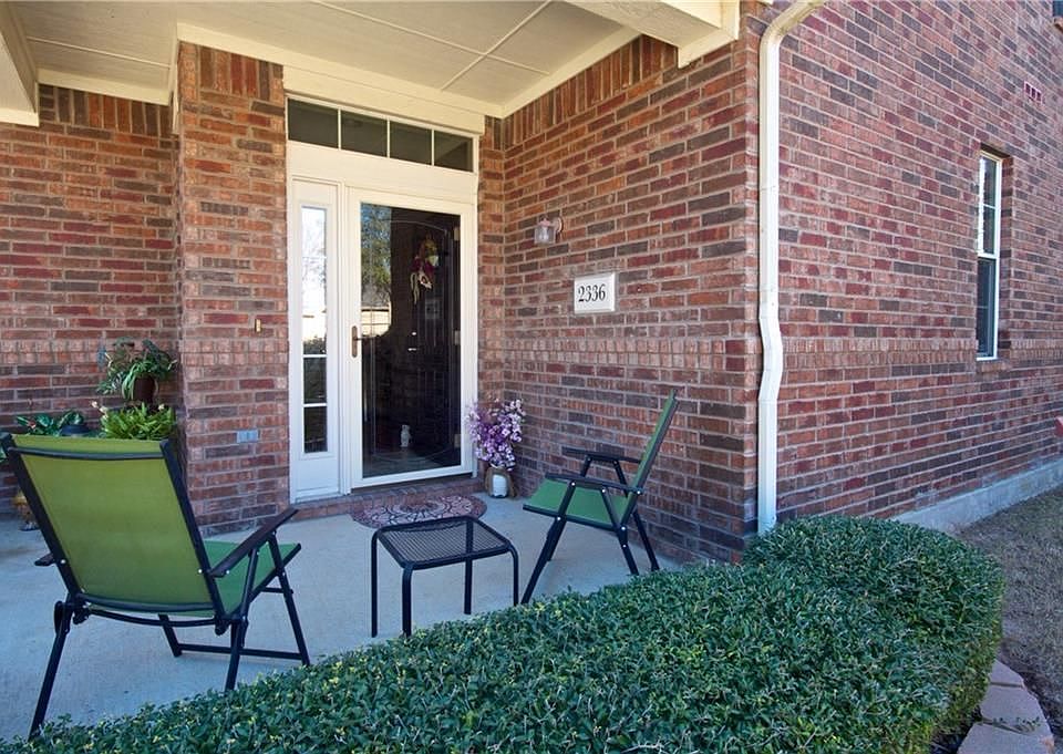 1st image of 2336 Stoneleigh Pl