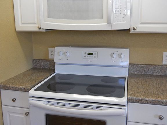 4th image of 1010 E Main St