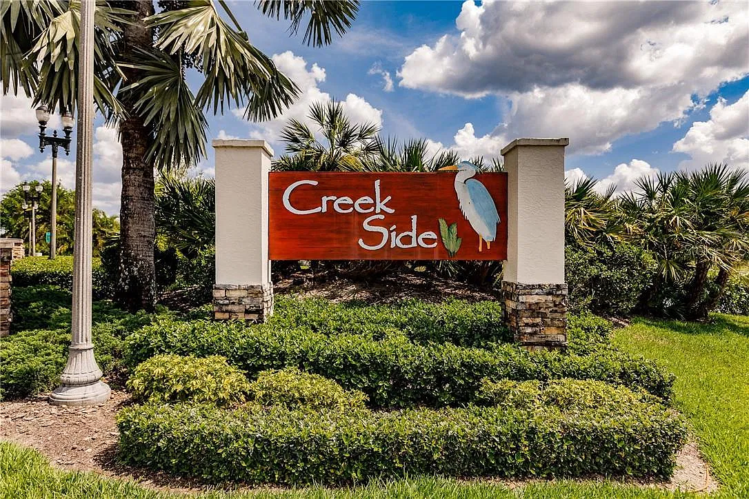 3 bed, 2.0 bath, 1983 sqft, $1,700 — Photo 1