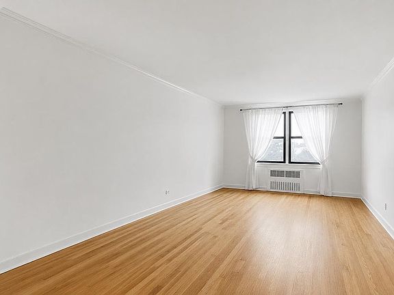 3rd image of 337 E 50th St APT 2E