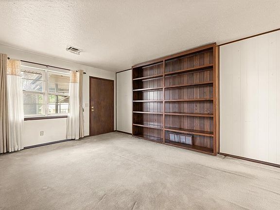 4th image of 732 Flamingo Ave