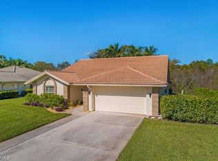 401 Countryside DR, NAPLES, FL 34104