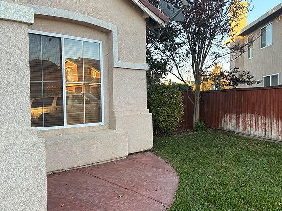 3rd image of 760 Joshua Dr