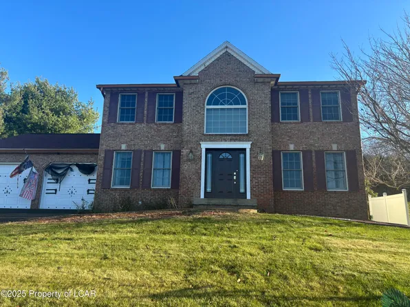 1355 Oak Dr, Shavertown, PA 18708