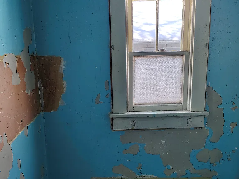 140 Illinois St — Photo 12