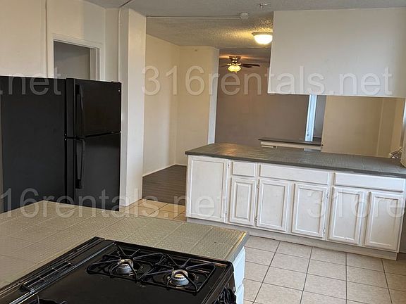 5th image of 924 N Topeka St #303