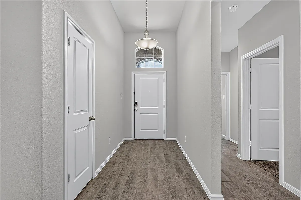 8613 Wildwest Dr — Photo 4