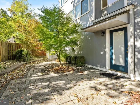 35 Richard Ct, Princeton, NJ 08540