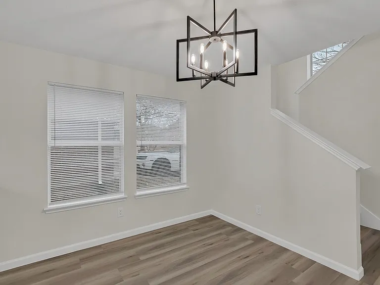 438 Stanley Falls Dr — Photo 5