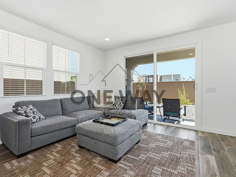 10204 E Ulysses Ave — Photo 39