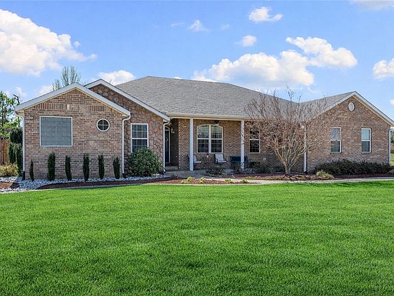 2nd image of 2406 Marylane Dr
