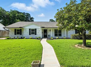 10718 Chevy Chase Dr, Houston, TX 77042