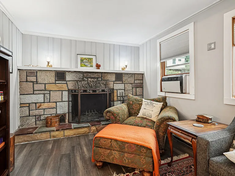 716 Glen Rd — Photo 9
