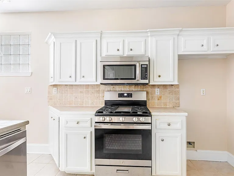 108 Harbour Town Cir — Photo 15