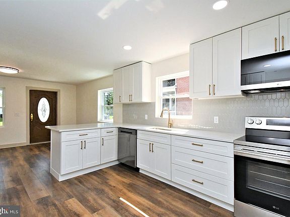 2nd image of 341 Laurelwood Rd
