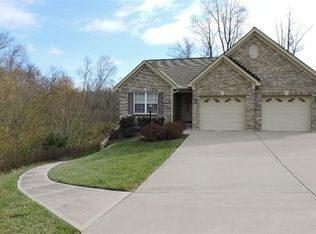 1176 Hunters Rdg, Hebron, KY 41048
