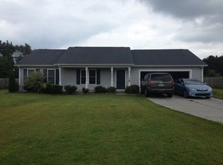 114 Camellia Creek Dr, Richlands, NC 28574