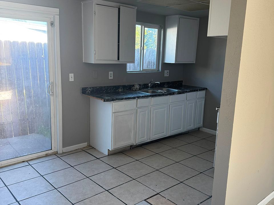 1st image of 22 Martinique Ct