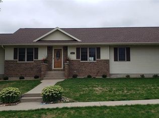513 Kaitlynn Ave, Anamosa, IA 52205