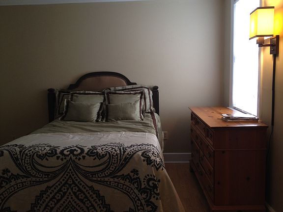 Partially Furnished Room