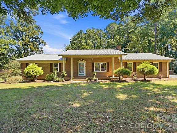 2nd image of 710 Frontier Cir