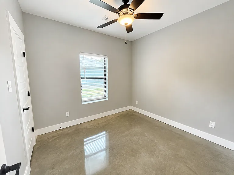 1213 Oak Dr — Photo 9