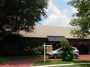 9261 N Cypress Cir, Miramar, FL 33025